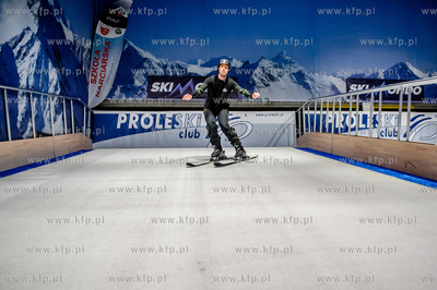 Gdansk. Oliwa. Centrum sportow zimowych Skimondo. Pierwszy...