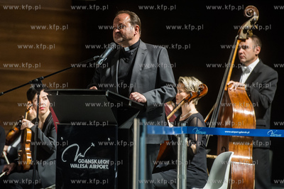 Port lotniczy im. Lecha Walesy w Gdansku Rebiechowie....