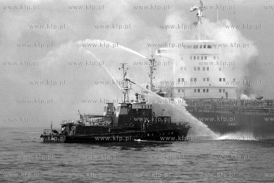 Ćwiczenia służb ratowniczych GUM i zespołu portowego...