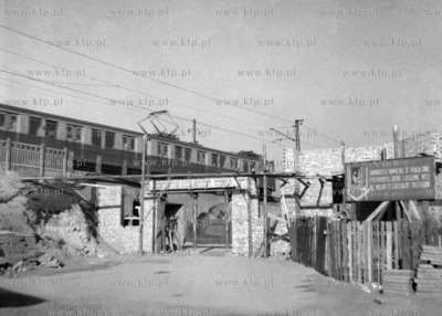 Budowa przejścia pod nasypem kolejowym. ( lata50 )
1959
0005884z
Fot....