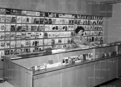 W salonie PPK Ruch.
11.1969
0002353z_listopad1969
Fot....