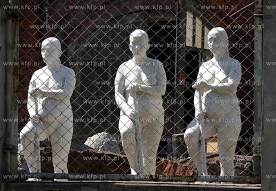 Prace studentow Wydzialu Rzezby Akademii Sztuk Pieknych...