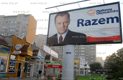 Wyborcze bilboardy Platformy Obywatelskiej przy ul....