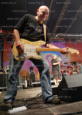 Podczas koncertu zespolu Perfect, na imprezie lata...