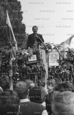 Strajk w Stoczni Gdanskiej im Lenina. Nz. Lech Walesa...