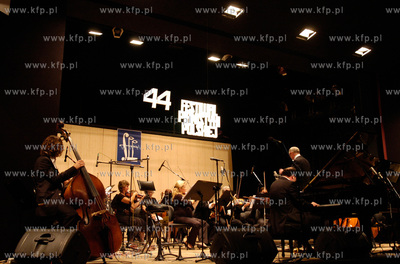 Slupsk

W Slupsku trwa 44 Festiwal Pianistyki Polskiej....