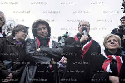 Wielka parada Niepodleglosci w Gdansku. Nz od lewej...