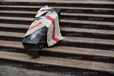 Protest milczenia pod siedziba gdanskiego NFZ pt. Kazdy...