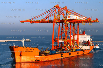 Nowe suwnice dla Baltyckiego Terminalu Kontenerowego...