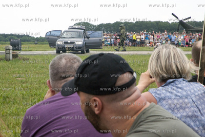Piknik lotniczy polaczony ze Swietem 49 Bazy Lotniczej...