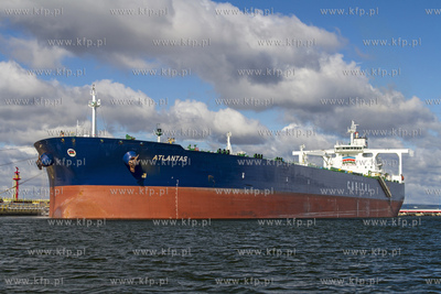 Irański supertankowiec M/T Atlantas wpływa do Naftoportu...