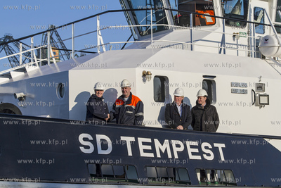 SD Tempest, holownik typu RotorTug z trzema pędnikami...