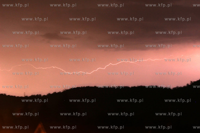 Burza nad Rumią. 10.06.2019 fot. Andrzej J. Gojke...