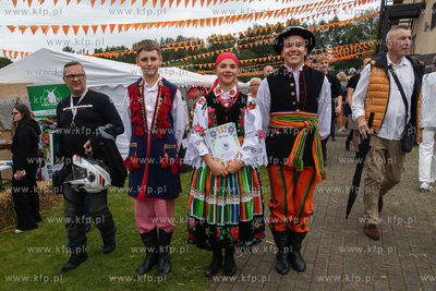 Dożynki w gminie Pruszcz Gdański w Cieplewie. Na...