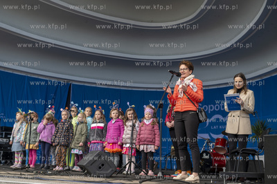 Sopot. Majówka w kurorcie. Skwer kuracyjny/muszla...