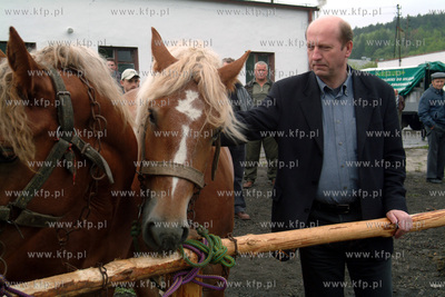 Maciej Plazynski na targu konnym w Opaleniu, k. Gniewu....