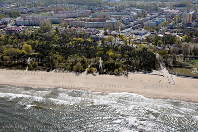 Gdansk Brzezno z lotu ptaka. Plaza na wysokosci ul....