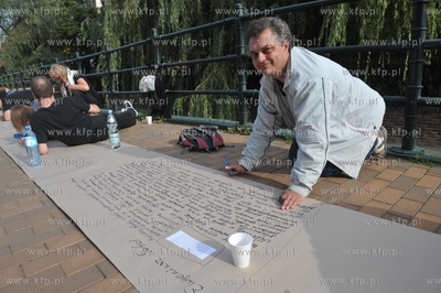 Akcja literacka "Bez cenzury" . Na Placu Heweliusza...