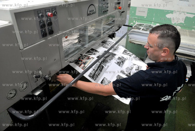 W drukarni POZKAL w Inowroclawiu rozpoczal sie druk...