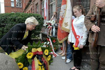 Gdańsk, ul. Kładki. Uroczystość przy tablicy upamiętniającej...