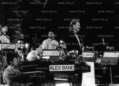Aleksander Maliszewski i jego Alex Band podczas wystepu...