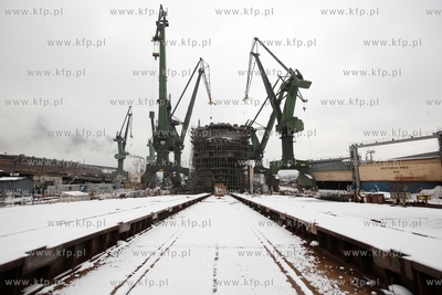 Stocznia Remontowa Nauta S.A. buduje statki na pochylniach...