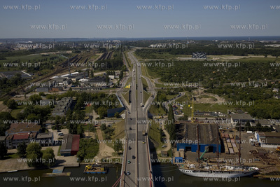 Widok z pylonu mostu im. Jana Pawła II na Martwej...