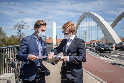 Konferencja prasowa radnych PIS Przemysława Majewskiego...