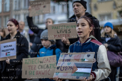 Długi Targ w Gdańsku.  Trójmiasto Przeciw Ludobójstwu...