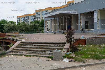 Gdansk Zaspa. Wyburzanie Centrum Medycznego przy al....