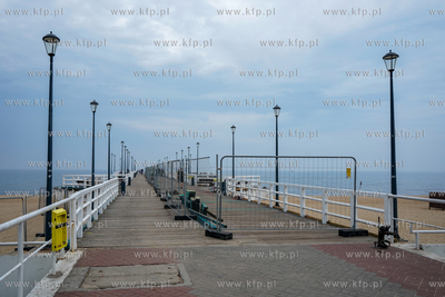 Remont mola w Brzeźnie. 09.06.2022 fot. Paweł Marcinko...