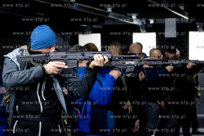 Akademia Marynarki Wojennej w Gdyni. Trenuj w wojskiem...