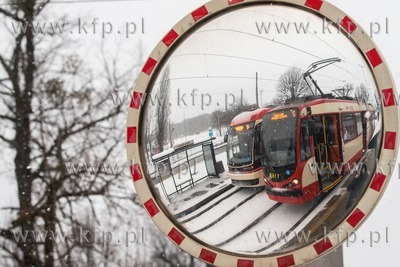 Gdańsk, Zimowy krajobraz - Przystanek tramwajowy Brama...
