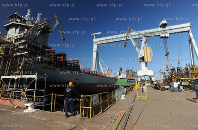 Ostatnie wodowanie w Stoczni Gdynia SA. 196-metrowy...