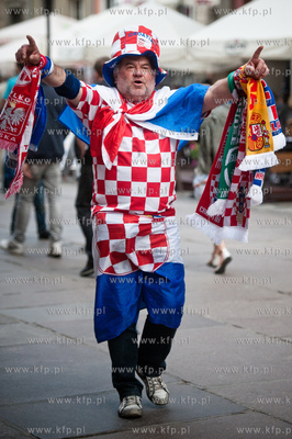 Gdansk. Ulica Dluga. Chorwaccy kibice na ulicach starego...
