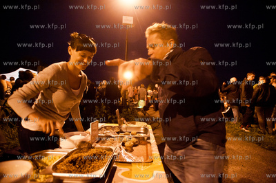 Streetwaves czyli artystyczna akcja miejska w Gdansku...