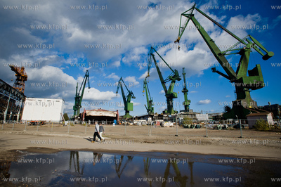 Stocznia Gdanska. Przekazanie wylaczonego z uzytku...