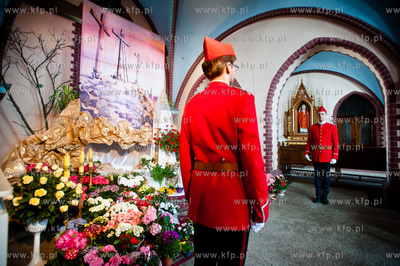 Gdansk.Wielka Sobota w kosciele sw. Franciszka z Asyzu....