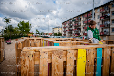 Gdansk. Ujescisko. Nowo powstaly Ekologiczny plac zabaw...