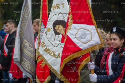 Gdansk. Wrzeszcz. Uroczyste zlozenia kwiatow pod pomnikiem...