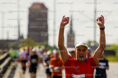 Zawodnicy na trasie I PZU Gdansk Maraton.
17.05.2015
fot....