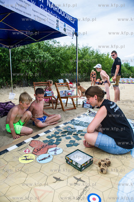 Gdansl. Plaza w Brzeznie. IPN na plazy. Przygotowane...