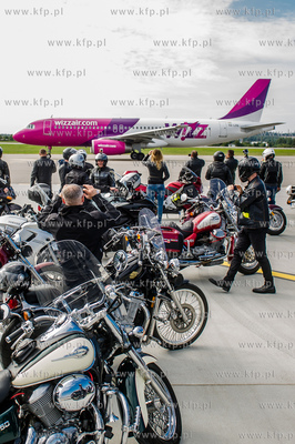 Port lotniczy im. Lecha Wałesy w Gdańsku Rębiechowie....