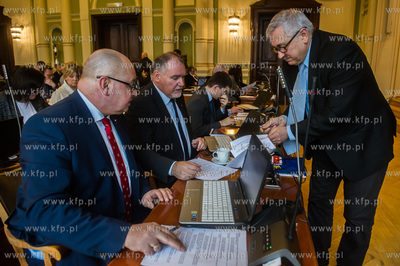 Gdansk. Nowy Ratusz. XXXII Sesja Rady Miasta Gdanska....