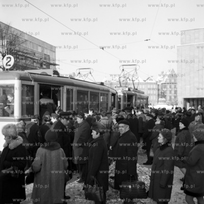 Przystanek komunikacji tramwajowej na Targu Weglowym...