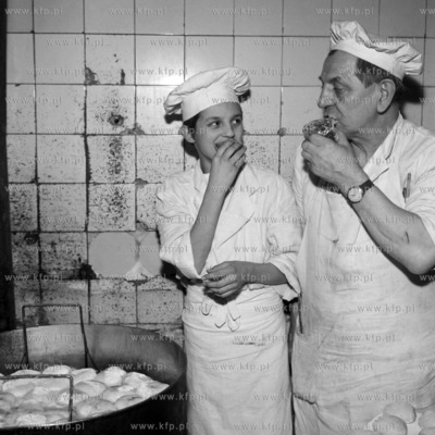 Przygotowania do Tłustego Czwartku w cukierni nr 1...