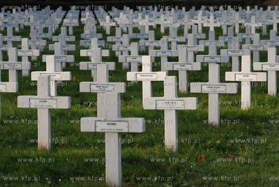 Wojskowy Cmentarz Francuski przy Powstancow Warszawskich...