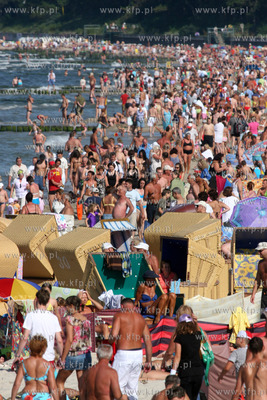 Tlumy na kolobrzeskiej plazy.
08.08.2009
fot. Przemyslaw...