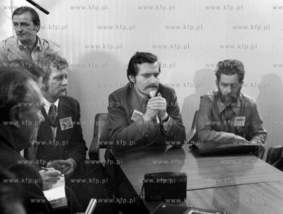 Delegacja Solidarnosci na konferencji prasowej w pomieszczeniach...