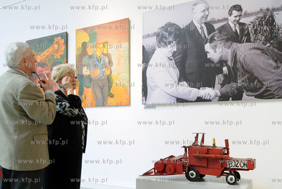 Muzeum miasta Gdyni. Wystawa Cudowne lata. Muzyka,...